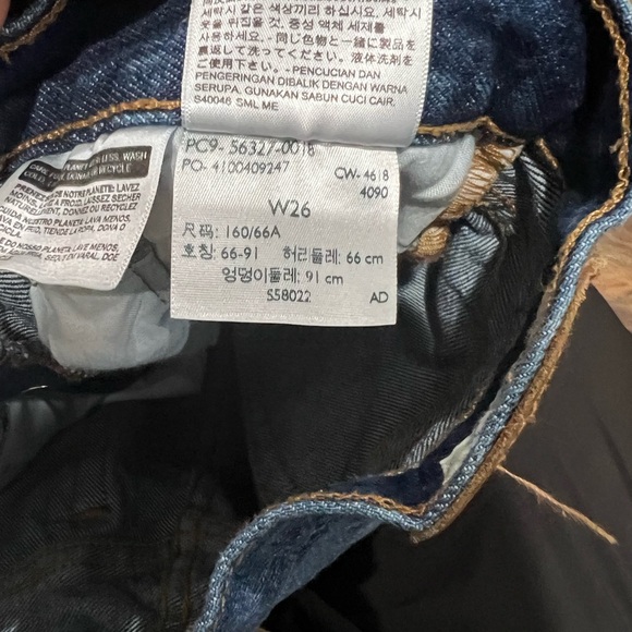 Levi's Blue Distressed Jean Shorts Size 26 EUC Button Fly 501 Timeless Shorts - Picture 4 of 6